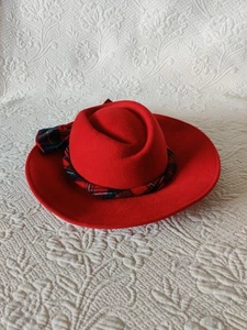 Tukan New York 100 % Wolle Fedora klassisch breite Krempe roter Hut mit karierter Schleife - Bild 1 von 8