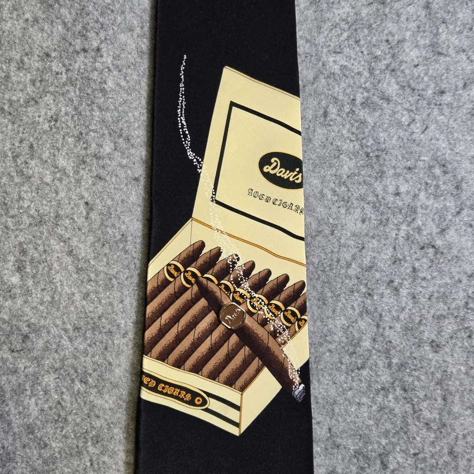 Corbata Vicky Davis Cigar Novedad "Only The Finest" Negra Con Pin Davis Excelente  Foto 1 de 4