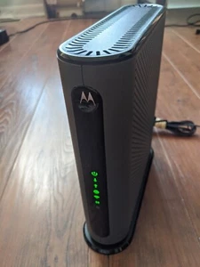 Motorola MG7550 16x4 DOCSIS 3.0 Cable Modem AC1900 Dual Band Wi-Fi Router - Picture 1 of 5