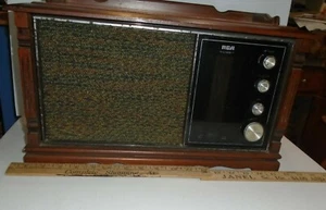 RCA # RZC 277L Maple Finish Retro FM/AM Solid State Radio Vintage Working   - Picture 1 of 4