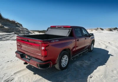 BAKFlip MX4 硬折叠卡车床 Tonneau 保护套 1988 - 2013 Silverado Sierra 6.6' — 第 1/4 张图片