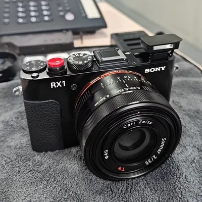 索尼 Cyber-shot DSC-RX1 全画幅紧凑型数码相机 - 2430 万像素 — 第 1/4 张图片