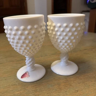 Juego De Colección De 2 Copas De Agua De Vino Fenton Leche Vaso Hobnail 6” 8oz. Foto 1 de 4