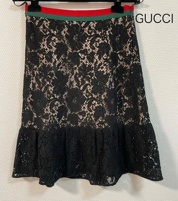 FALDA CON VOLANTES DE ENCAJE GUCCI AUTÉNTICA USADA, IT38, EN EXCELENTE ESTADO MUY BUENA Foto 1 de 4