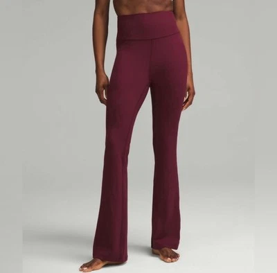 Pantalón Lululemon Groove tiro súper alto Nulu acampanado talla 4 ropa de salón borgoña Foto 1 de 4