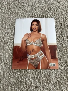 Foto autografiada firmada por ADRIANA CHECHIK 8x10 W@W BAS BECKETT B - Imagen 1 de 1
