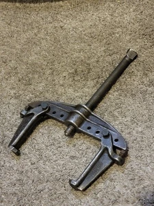 Vintage 2 Jaw Crane Puller Co. No.. 102  Puller - Picture 1 of 7