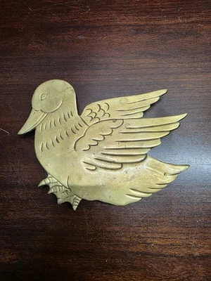 Vintage Brass Duck Trivet 8 x 7 MCM Hot Plate Wall Decor - Изображение 1 из 3