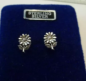 ¡Pendientes de plata esterlina DIMINUTOS 10x8 mm margarita o zinnia con tachuelas de flores! - Imagen 1 de 3