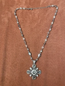 Collar Colgante Copo de Nieve Cuentas Tono PLATEADO Cóctel Hilo Único 22" - Imagen 1 de 5