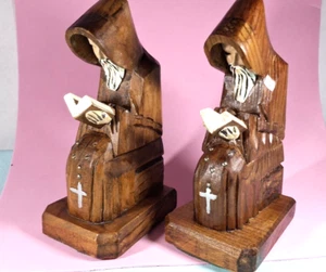 Pair of 2 VTG ‘40-60s JOM Mexican Hand Carved Wood Monk Priest Friar Bookends - Picture 1 of 9