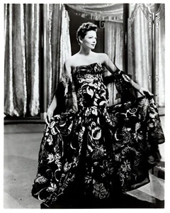 Gene Tierney Vintage 8"x10" Unsigned B&W Glossy Photo A2 - Actress - Picture 1 of 1