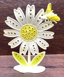 1960's Revere Mfg Daisy Earring Holder 5.5"x4.75"x1.5 Yellow & White - Picture 1 of 4