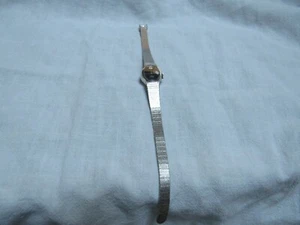 Vintage Le Jour Ladies Bracelet Dress Wind Up Wrist Watch Runs Pretty! - Picture 1 of 5