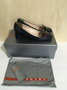 Prada kiltie tacchi pelle vernice blu royal taglia 36/6 - Foto 1 di 10