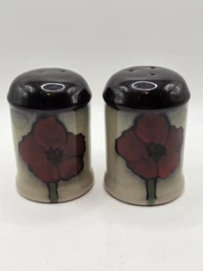 Vintage Pfaltzgraff Painted Poppies Salt & Pepper Shakers - Picture 1 of 6