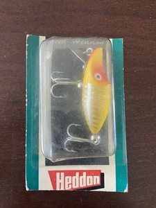 Vintage Heddon Tiny River Runt Yellow Shore Minnow Lure in Package(Damaged) - Picture 1 of 2
