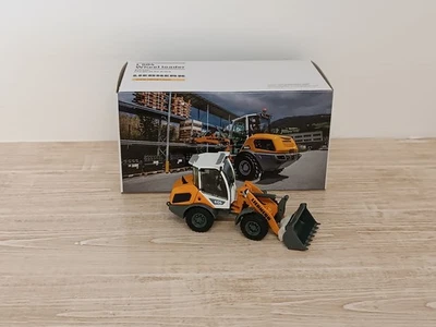 Liebherr L504 compact wheel loader 1/50 NZG 1035 - Photo 1/3