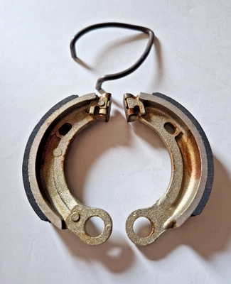 Ceppi freno anteriori per Piaggio Ciao Boss Bravo RUOTE LEGA Ganasce freni D 90  - Immagine 1 di 4