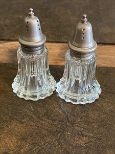 "Salero y pimentero de 3,5"" de alto enchapado en cristal plateado de colección" - Imagen 1 de 3