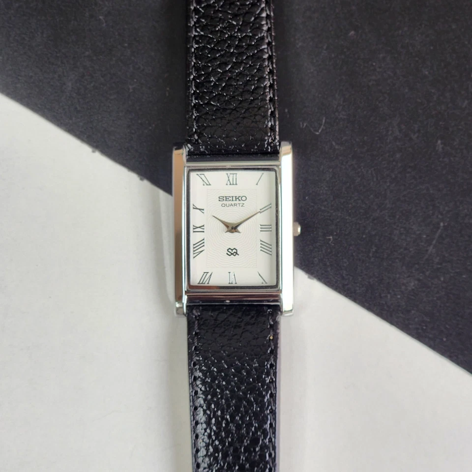 Vintage Seiko Slim Quartz White Face Gentlemen's Wrist Watch - FREE SHIPPING - Image 1 of 4