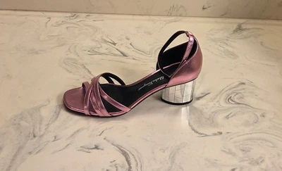 ¡Nuevo! Sandalia metálica Salvatore Ferragamo 'Flor' rosa para mujer talla 6,5 D precio de venta sugerido por el fabricante 850 USD Foto 1 de 4