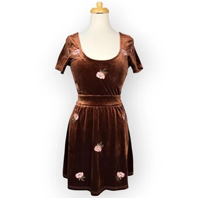 Honey Belle Womens Dress Embroidered Floral Velvet Sz Small Summer Festival Boho - Image 1 of 4