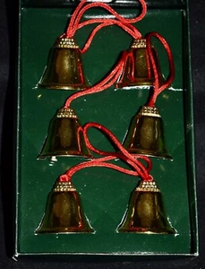 Lote de 6 adornos vintage de campanas de metal navideñas con percha roja clapper - Imagen 1 de 6