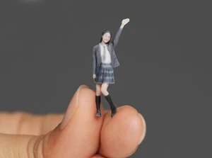 EY 1:64 Figura Pintada Modelo Miniatura Diorama Arena Animación Niña Uniforme - Imagen 1 de 13