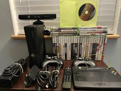 Microsoft Xbox 360 S Slim 320 GB Console Bundle Cables/Controllers/Games/Kinect - Image 1 of 4