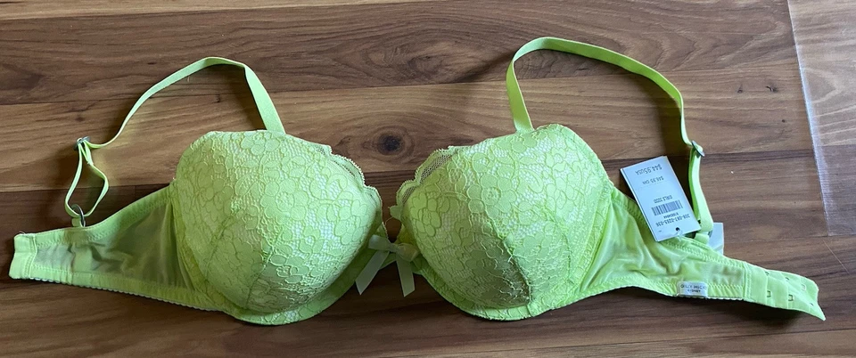 Sujetador Hollister Gilly Hicks Push Em Up 32DD verde lima con aros $44,95 nuevo Foto 1 de 4