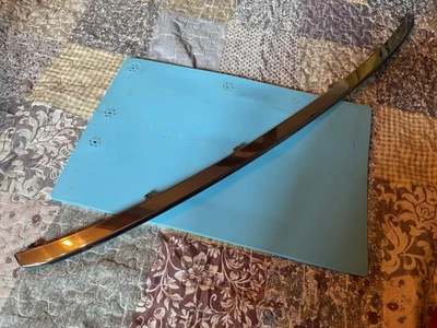 SUZUKI VITARA 2020 - PARRILLA SUPERIOR - MOLDURA LÍNEA ESTILO CROMO - 71771-86R Foto 1 de 4