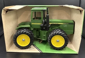 Tractor John Deere Ertl Vintage 8650 verde 4 ruedas motrices 5508-10CA - Imagen 1 de 10