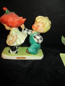 Goebel Figurine Redhead Guess Who?  Byi 40 TMK 4 Made in Germany X169 LK - Picture 1 of 4