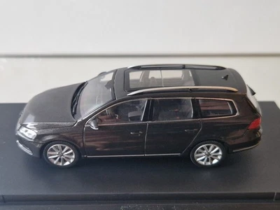 1:43 Schuco Volkswagen Passat B7 Variant TSI 2012 Foto 1 de 4