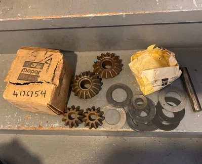 Nuevo de Lote Antiguo Mopar Side & Spider Gear Paquete Diff 4176754 8 1/4 Parte Trasera Dodge Plymouth Foto 1 de 4