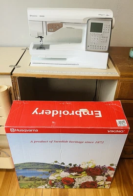 Máquina de coser y bordar Husqvarna Viking Designer Topaz 30 PERFECTO ESTADO Foto 1 de 4