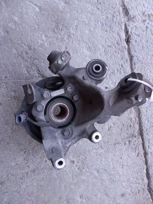 Правый задний кулак/заглушка для пассажира 05-11 CADILLAC STS 88952000 - Изображение 1 из 4