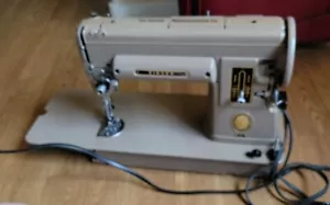 VINTAGE SINGER SEWING MACHINE MODEL 301 - Picture 1 of 11