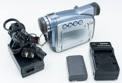 Canon ZR80 Mini DV Camcorder - Image 1 of 4