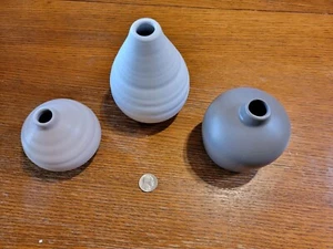 Sullivans Set di 3 vasi a goccia opachi 5,5", 4" e 3,25, ceramica - Foto 1 di 5