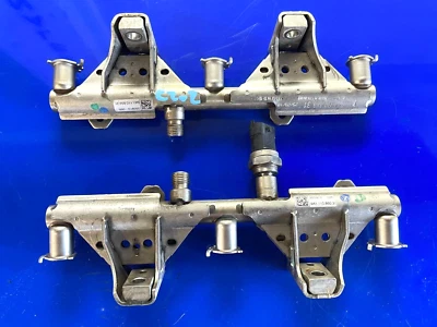 14 15 16 PORSCHE CAYMAN 2.7L - RIEL INYECTOR COMBUSTIBLE (PAR) / SENSOR 9A111085931 Foto 1 de 3