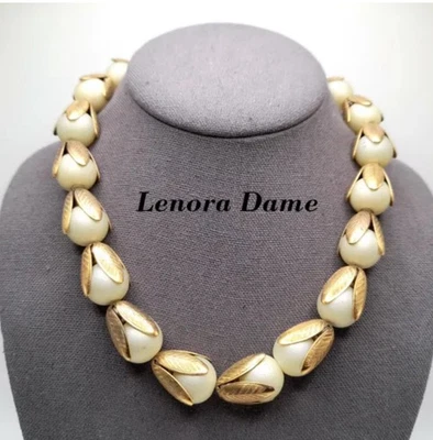 Collar Lenora Dama Pesado Imitación Perla y Hoja Tono Dorado Brote Declaración Millennial Foto 1 de 4