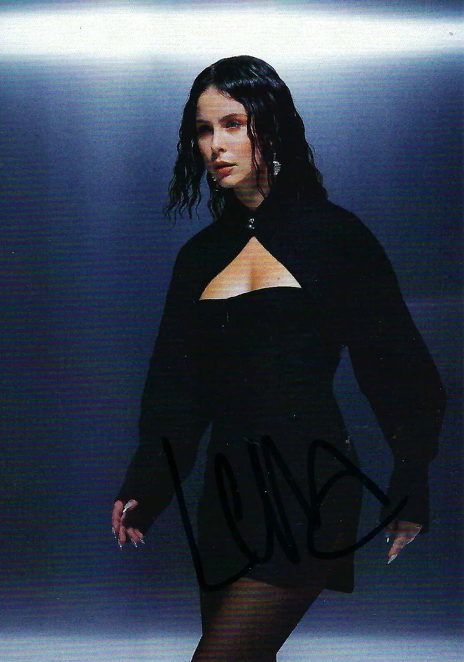 Lena Meyer- Landrut Autogrammkarte 10x15 cm Pop ESC Kult sexy gold dark black - Bild 1 von 1