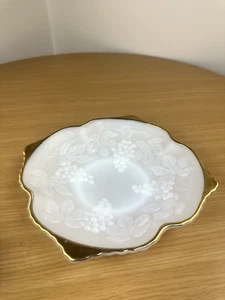 Anchor Hocking Grape Leaves Milk Glass Low Pedestel Square Bowl With Gold Trim - Picture 1 of 8