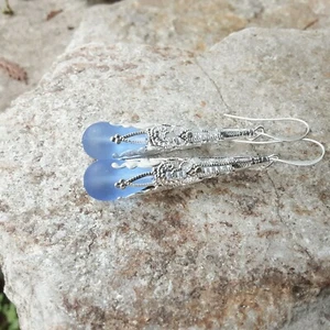 Pendientes de cristal de mar cultivado azul zafiro claro y plata - Imagen 1 de 5