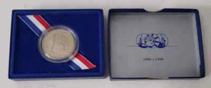 Moneda conmemorativa de 1/2 dólar de la Estatua de la Libertad 1986 a prueba de acuñación de Estados Unidos con caja y certificado de autenticidad - Imagen 1 de 2
