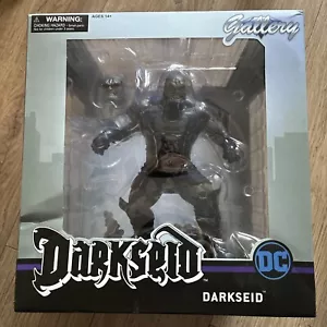 Suicide Squad DC Gallery Darkseid 10-Inch Deluxe Collectible PVC Statue - Foto 1 di 8