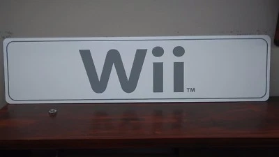 Letrero de aluminio con logotipo de Wii 6" x 24" Foto 1 de 4