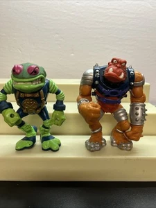 Bucky O'Hare 2 Action Figures Hasbro 1990 vintage toys W6 - Picture 1 of 5